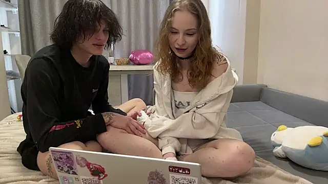 Snapshot of ZettaSewester chatting on 5, 2, 2026 ZettaSewester online show from 5, 2, 2026