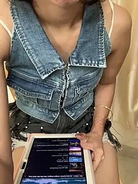 Snapshot of HEENA-STRIP chatting on 24, 2, 2026 HEENA-STRIP online show from 24, 2, 2026