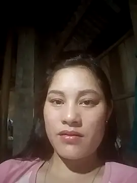 Snapshot of Momo-biki chatting on 23, 5, 2026 Momo-biki online show from 23, 5, 2026