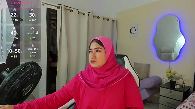 Snapshot of SamiraAwada chatting on 17, 4, 2026 SamiraAwada online show from 17, 4, 2026
