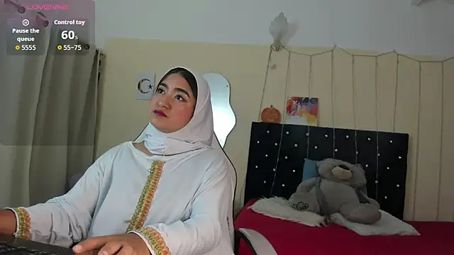Snapshot of SamiraAwada chatting on 13, 5, 2026 SamiraAwada online show from 13, 5, 2026