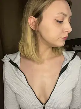 Leecey online show from 12, 4, 2026