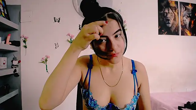 charlotte petit  online show from 17, 2, 2026