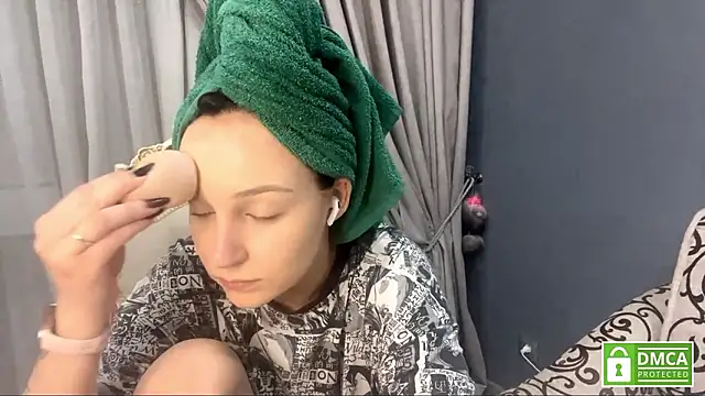 Snapshot of Sylynisem chatting on 2, 3, 2026 Sylynisem online show from 2, 3, 2026