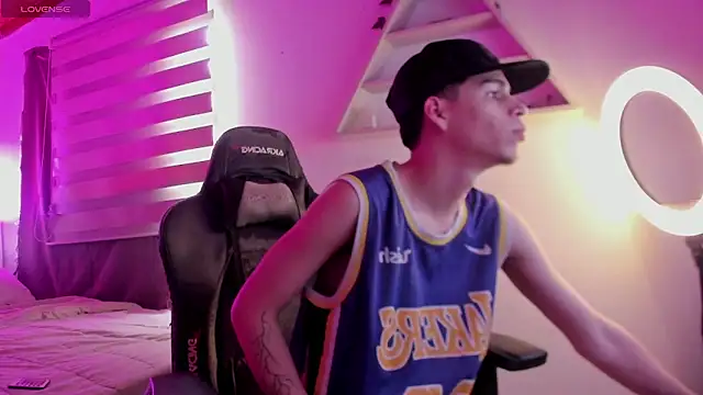 Snapshot of juan_posada chatting on 21, 2, 2026 juan posada online show from 21, 2, 2026