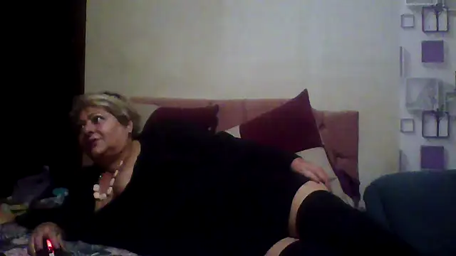 Snapshot of bialoba7 chatting on 8, 6, 2026 bialoba7 online show from 8, 6, 2026