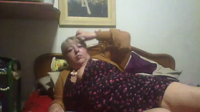 Snapshot of bialoba7 chatting on 5, 7, 2026 bialoba7 online show from 5, 7, 2026