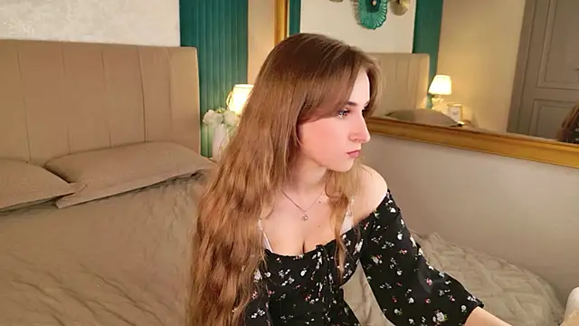Snapshot of Tara_Keats chatting on 5, 7, 2026 Tara Keats online show from 5, 7, 2026