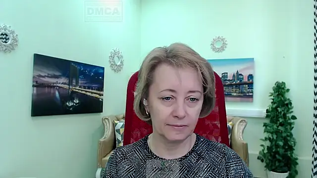 MONA W online show from 8, 4, 2026