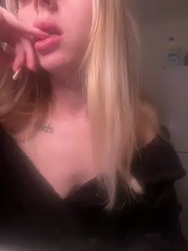 Snapshot of Blonde_CassieXX chatting on 11, 2, 2026 Blonde CassieXX online show from 11, 2, 2026