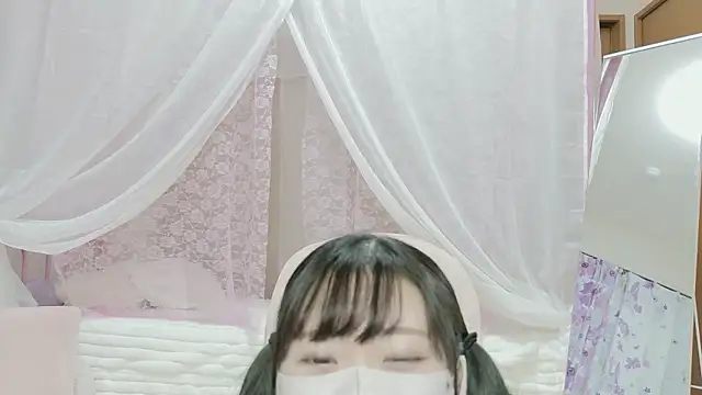 Snapshot of MOE_o0 chatting on 4, 4, 2026 MOE o0 online show from 4, 4, 2026