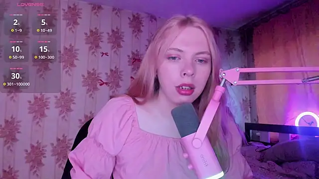 Snapshot of Cutie_Bambi chatting on 21, 6, 2026 Cutie Bambi online show from 21, 6, 2026