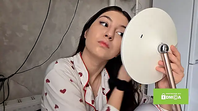 Snapshot of ZyntraLoom chatting on 18, 2, 2026 ZyntraLoom online show from 18, 2, 2026