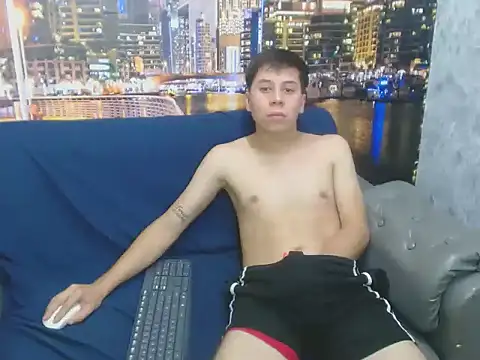 Snapshot of santiago_xxxcol chatting on 2, 2, 2026 santiago xxxcol online show from 2, 2, 2026