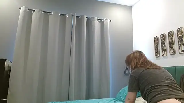 HazelSkyesChat online show from 6, 4, 2026