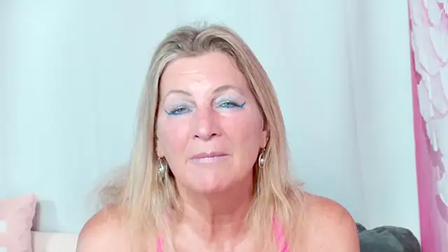 Snapshot of SweetAsHoneyWet4U chatting on 20, 6, 2026 SweetAsHoneyWet4U online show from 20, 6, 2026
