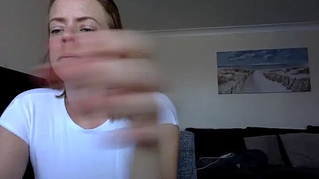 Snapshot of ElizabethArden42- chatting on 24, 5, 2026 ElizabethArden42- online show from 24, 5, 2026