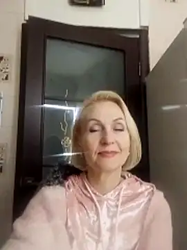 Snapshot of MichelleSolis chatting on 3, 2, 2026 MichelleSolis online show from 3, 2, 2026