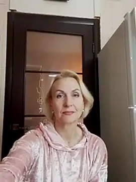 Snapshot of MichelleSolis chatting on 9, 2, 2026 MichelleSolis online show from 9, 2, 2026