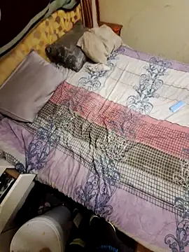 dark-hard-good online show from 15, 4, 2026