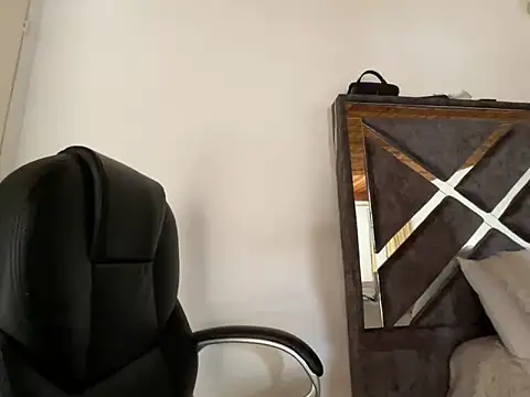 Snapshot of alison_parkerr26 chatting on 4, 2, 2026 alison parkerr26 online show from 4, 2, 2026