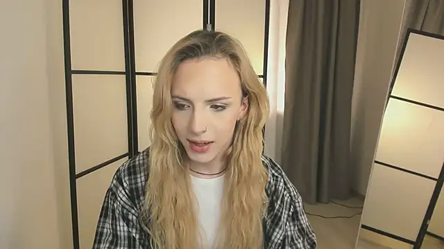 Snapshot of Tiffany__King chatting on 14, 3, 2026 Tiffany King online show from 14, 3, 2026