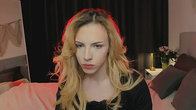 Snapshot of Tiffany__King chatting on 12, 4, 2026 Tiffany King online show from 12, 4, 2026