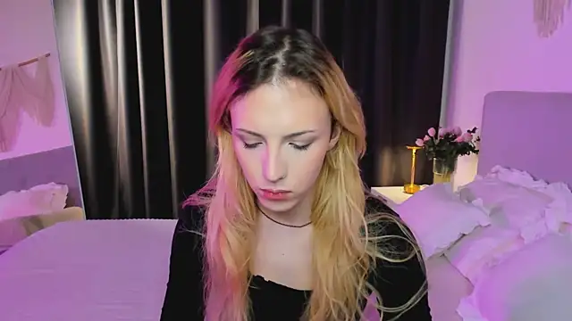 Snapshot of Tiffany__King chatting on 6, 5, 2026 Tiffany King online show from 6, 5, 2026