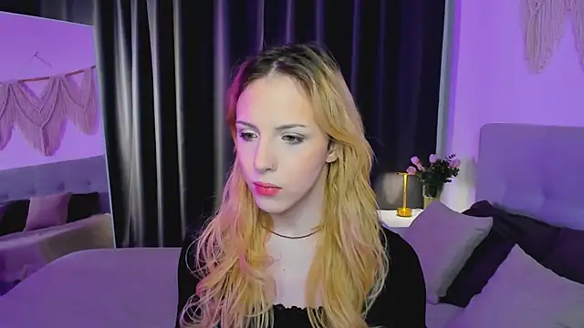 Snapshot of Tiffany__King chatting on 8, 5, 2026 Tiffany King online show from 8, 5, 2026