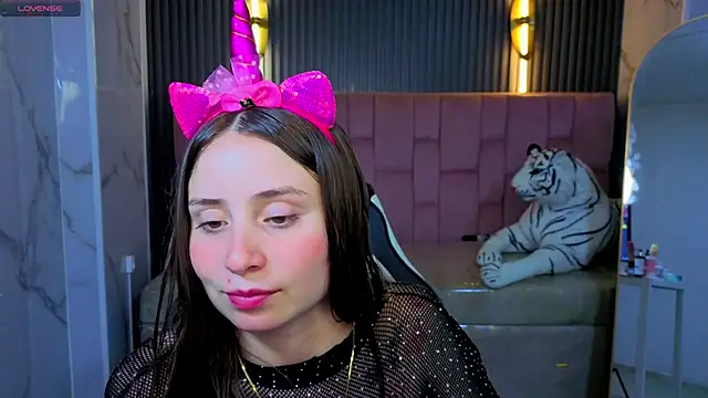 Ariana18 b online show from 14, 4, 2026