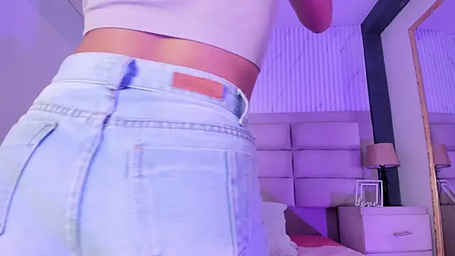 CarolineFyre online show from 5, 3, 2026