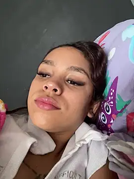 CarolineFyre online show from 17, 4, 2026