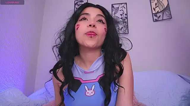 Snapshot of loveegirll1 chatting on 24, 4, 2026 loveegirll1 online show from 24, 4, 2026