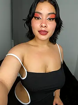 Snapshot of zoe_love18 chatting on 20, 7, 2026 zoe love18 online show from 20, 7, 2026