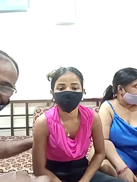 HoneyHush online show from 11, 4, 2026