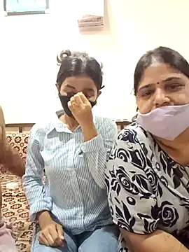 HoneyHush online show from 24, 4, 2026