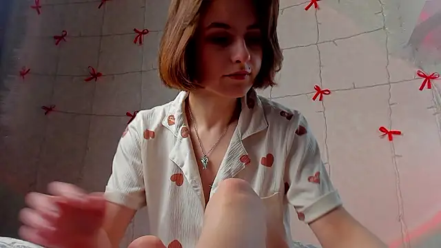 Snapshot of VelvetCaress chatting on 9, 2, 2026 VelvetCaress online show from 9, 2, 2026