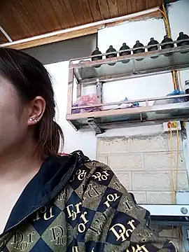 cute-hiphop online show from 7, 6, 2026