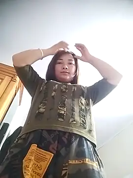 cute-hiphop online show from 8, 6, 2026