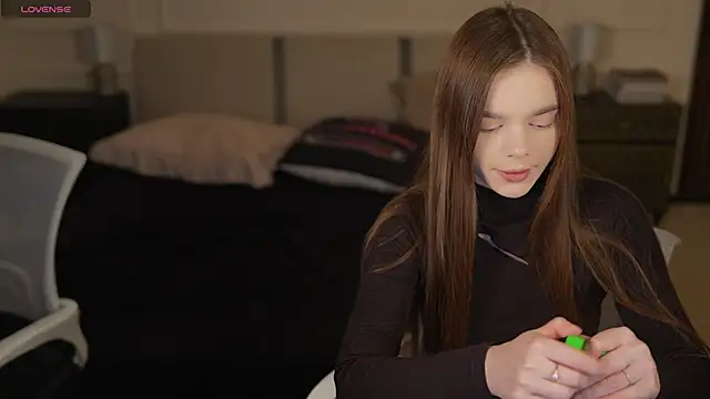 Snapshot of Zlata_Sky chatting on 23, 10, 2025 Zlata Sky online show from 23, 10, 2025