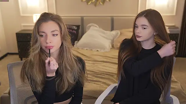 Snapshot of Zlata_Sky chatting on 3, 11, 2025 Zlata Sky online show from 3, 11, 2025