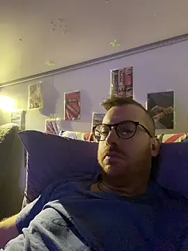 Snapshot of io1Elian chatting on 28, 4, 2026 io1Elian online show from 28, 4, 2026