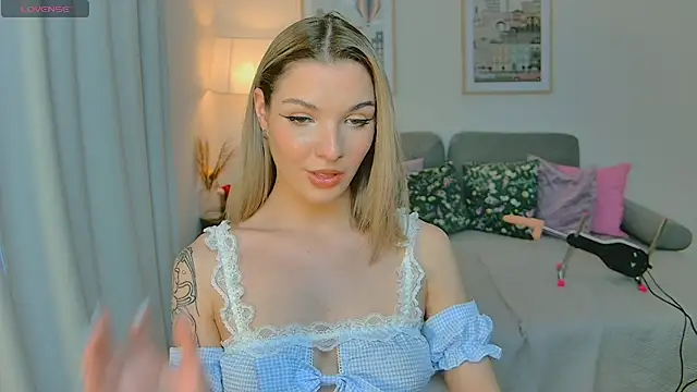 Snapshot of SinLuna_ chatting on 29, 4, 2026 SinLuna online show from 29, 4, 2026