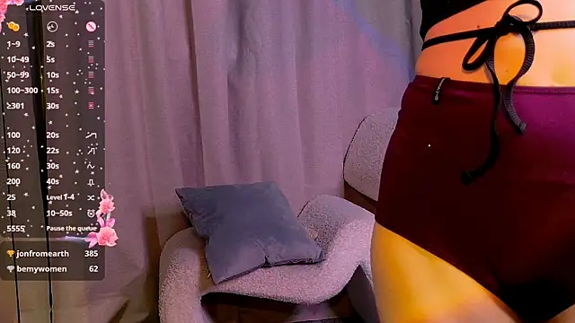 NicoleLuxe online show from 22, 3, 2026