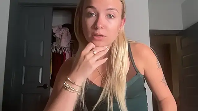 Snapshot of kelseyblu chatting on 7, 5, 2026 kelseyblu online show from 7, 5, 2026