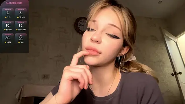 Snapshot of ViolaFaa chatting on 30, 4, 2026 ViolaFaa online show from 30, 4, 2026