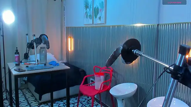 nazly bigass online show from 17, 3, 2026