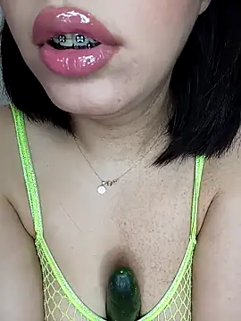 Snapshot of kamilia_sexyy chatting on 20, 4, 2026 kamilia sexyy online show from 20, 4, 2026