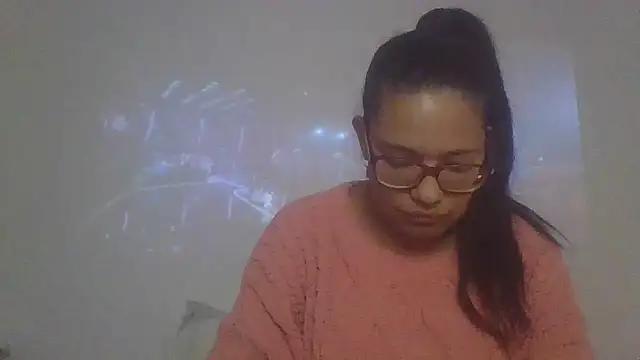 Snapshot of MelOnlyOf chatting on 7, 2, 2026 MelOnlyOf online show from 7, 2, 2026