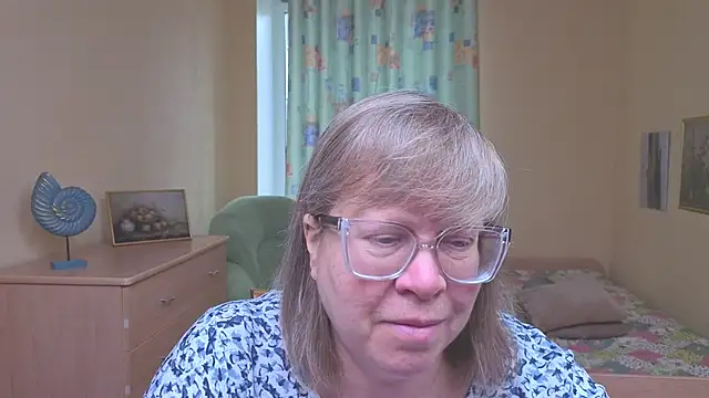 Snapshot of Emma_Eclipsee chatting on 1, 3, 2026 Emma Eclipsee online show from 1, 3, 2026